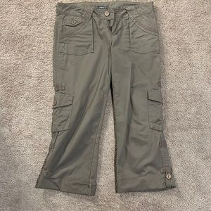 Cropped cargo pants